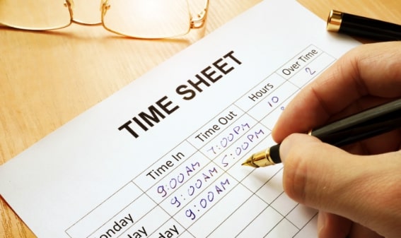 an employee filling the weekly timesheet